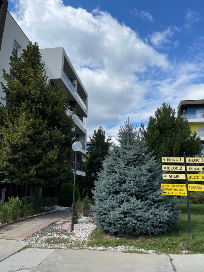 Bucharest Airport Henri Coanda & Therme-Self Check-In Otopeni Exterior foto